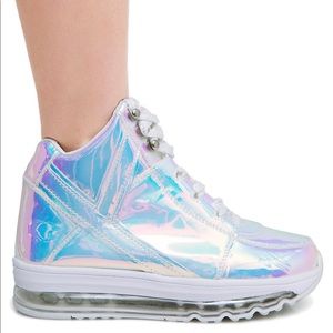 Never worn light up YRU ATLANTIS HIGH TOPS